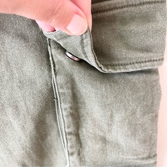 Altar’d State Green Cargo Pants Jeans Straight Mid Wide Leg Women’s size M - Picture 2 of 8